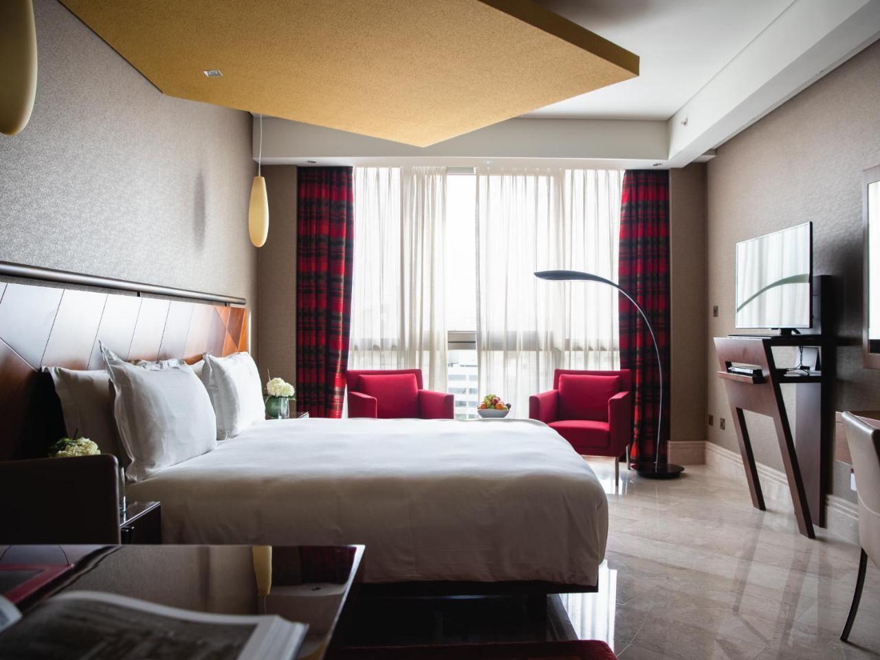 Superior King Room Garden View